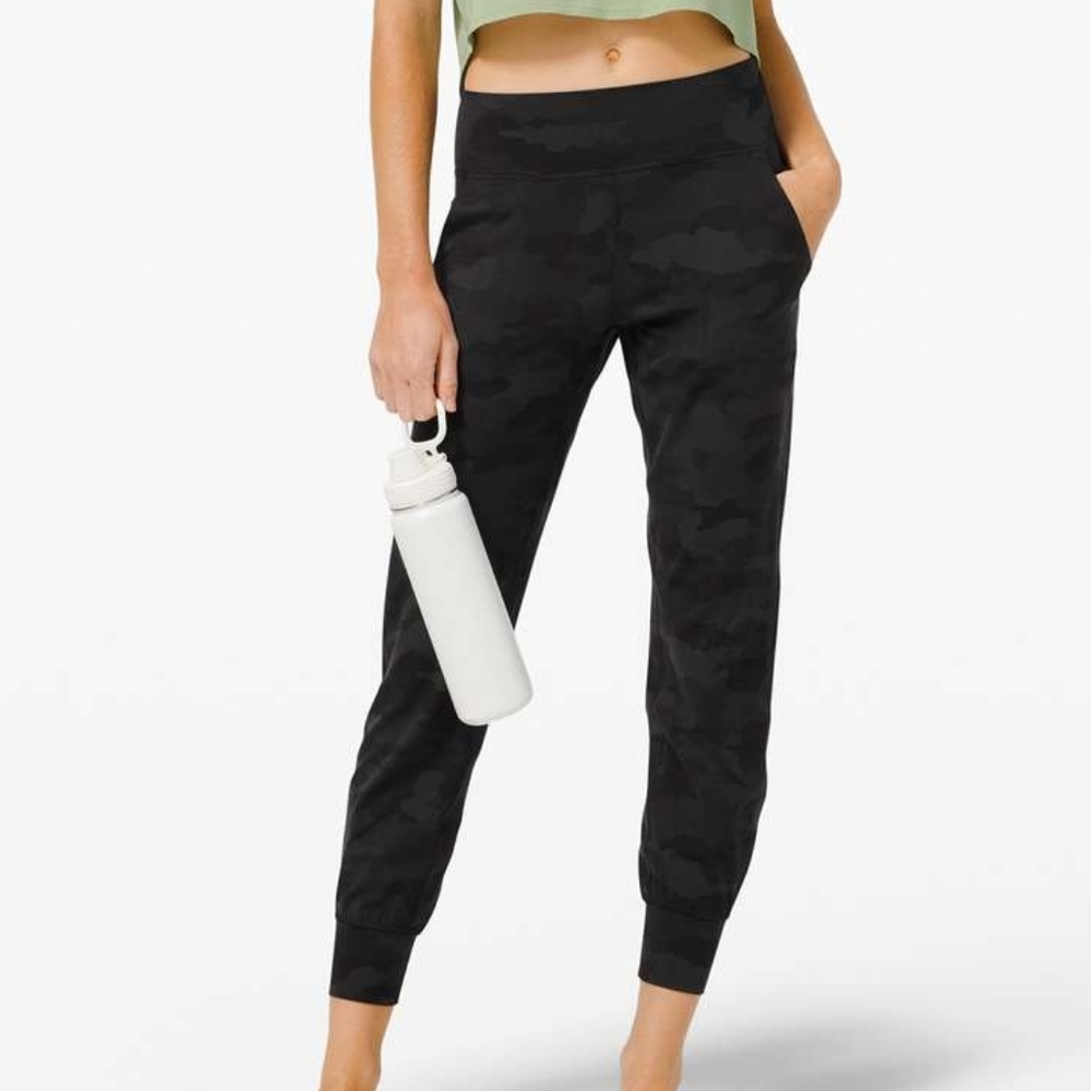 Lululemon Align Jogger 28", Size 4 grey and black camo